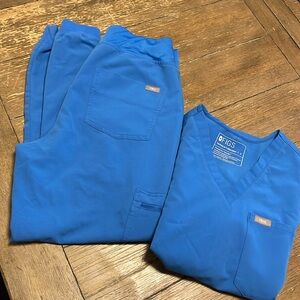 Figs scrub set in blue, small petite Zamora jogger and small single pocket top